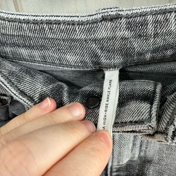 Rag & Bone Women’s 26 Gray High Rise Ankle Flare Raw Hem Jeans - Picture 2 of 7